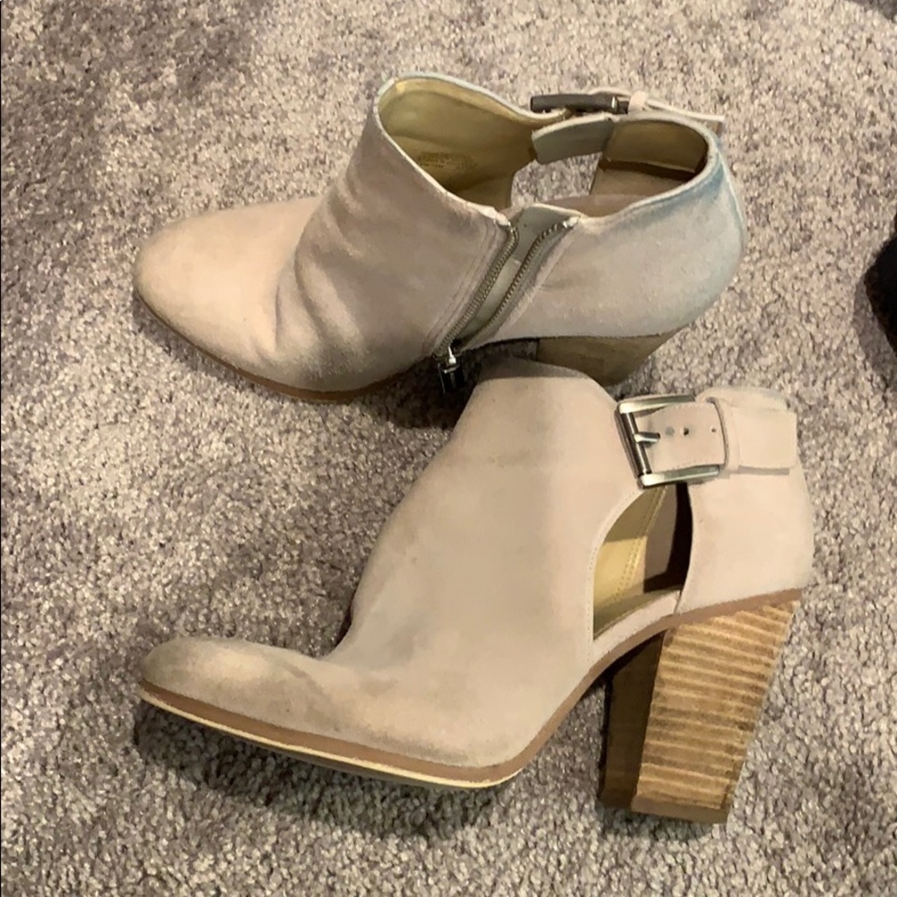 7.5 Michael Kors Adam’s cutout  booties